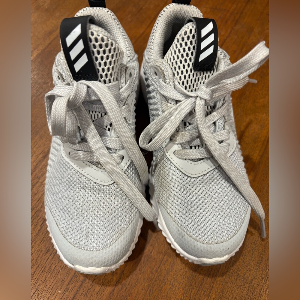 adidas Unisex Kids Athletic Sneakers Gray White Mesh Lace Up 11K BW1187